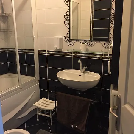 Apartment 19 *